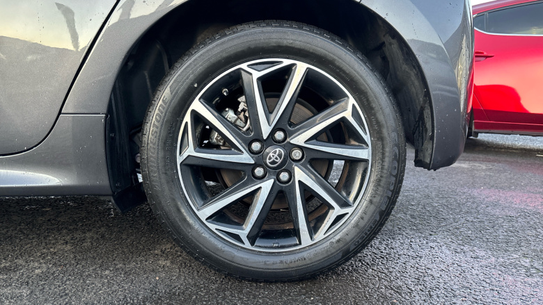 Toyota Yaris 1.5 Hybrid Design 5dr CVT Hybrid Hatchback